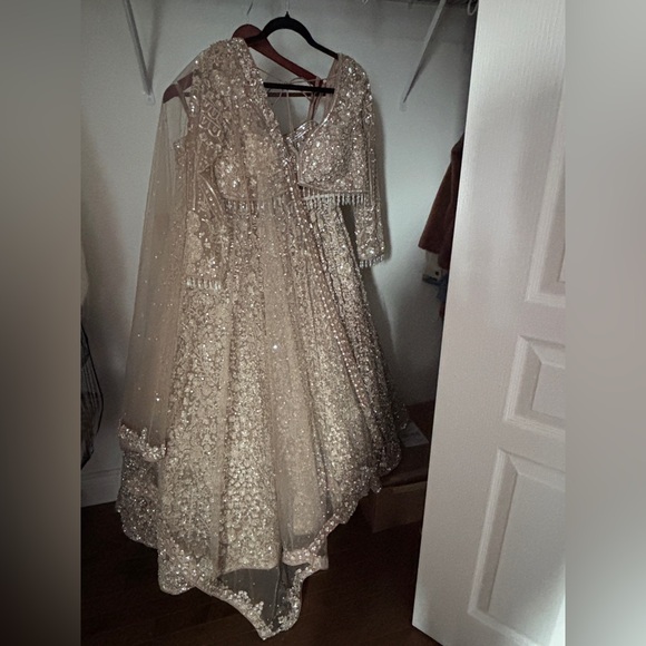 It’s indien lehegas for the party’s.
I wear one time. - Picture 9 of 13